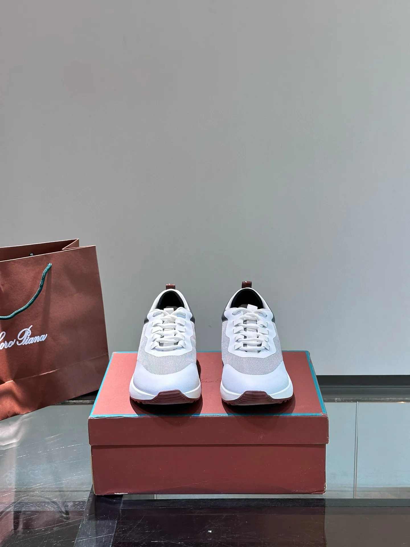 Factory price: 540💰Loro men's shoes💰iana niche Loro classic jogging shoes, men's lace-up casual shoes and sneakers, high-quality lightweight and comfortable fabrics, suitable for outdoor leisure, the color scheme is young and energetic, and it looks great with sportswear or casual suits! Size: 39-45 (38, 46 customized)